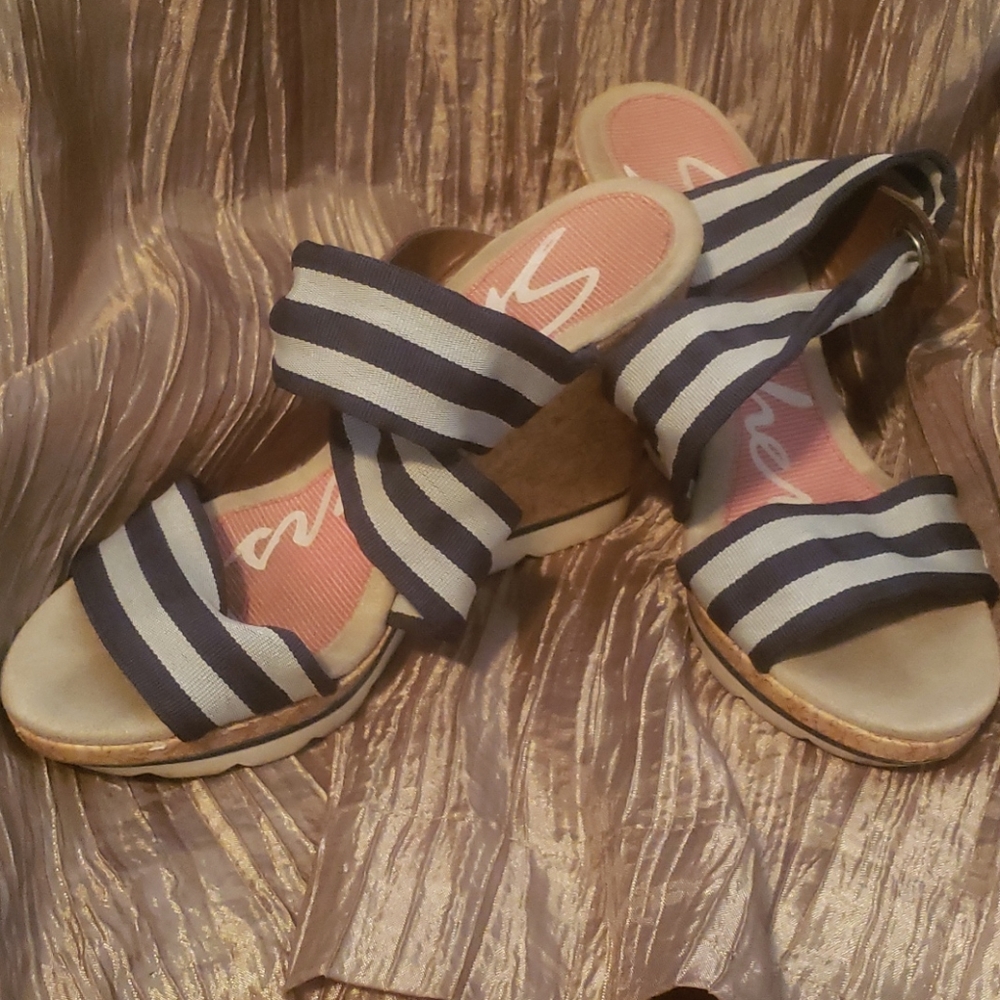 Summer wedges